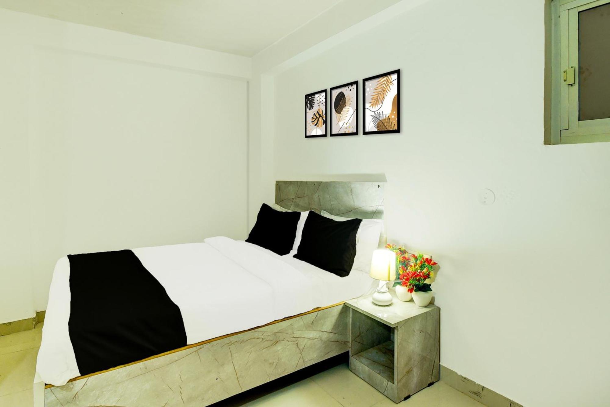 Super O The Moon Rover Hotel 3*