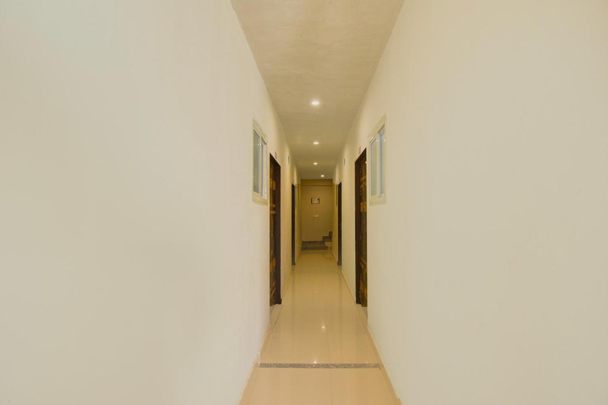 Hotel Super O The Moon Rover 3*